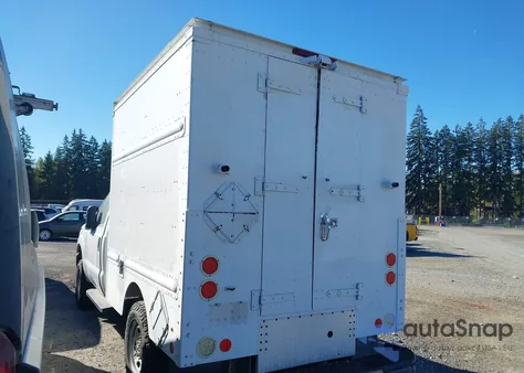 2013 Ford F-250 Xl z USA, uszkodzony, nr VIN 1FDBF2B68DEB64346